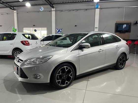 FORD FOCUS 2.0 TITANIUM 16V FLEX 4P POWERSHIFT FORD FOCUS 2.0 TITANIUM 16V FLEX 4P POWERSHIFT